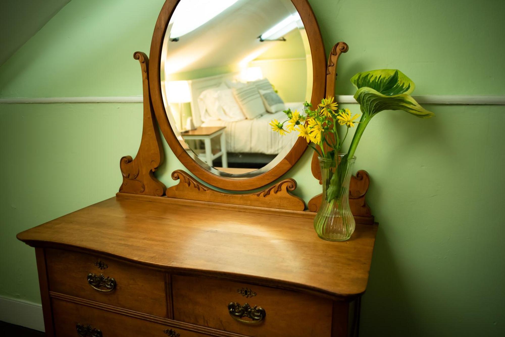 Black Walnut Bed And Breakfast Interlaken Room photo